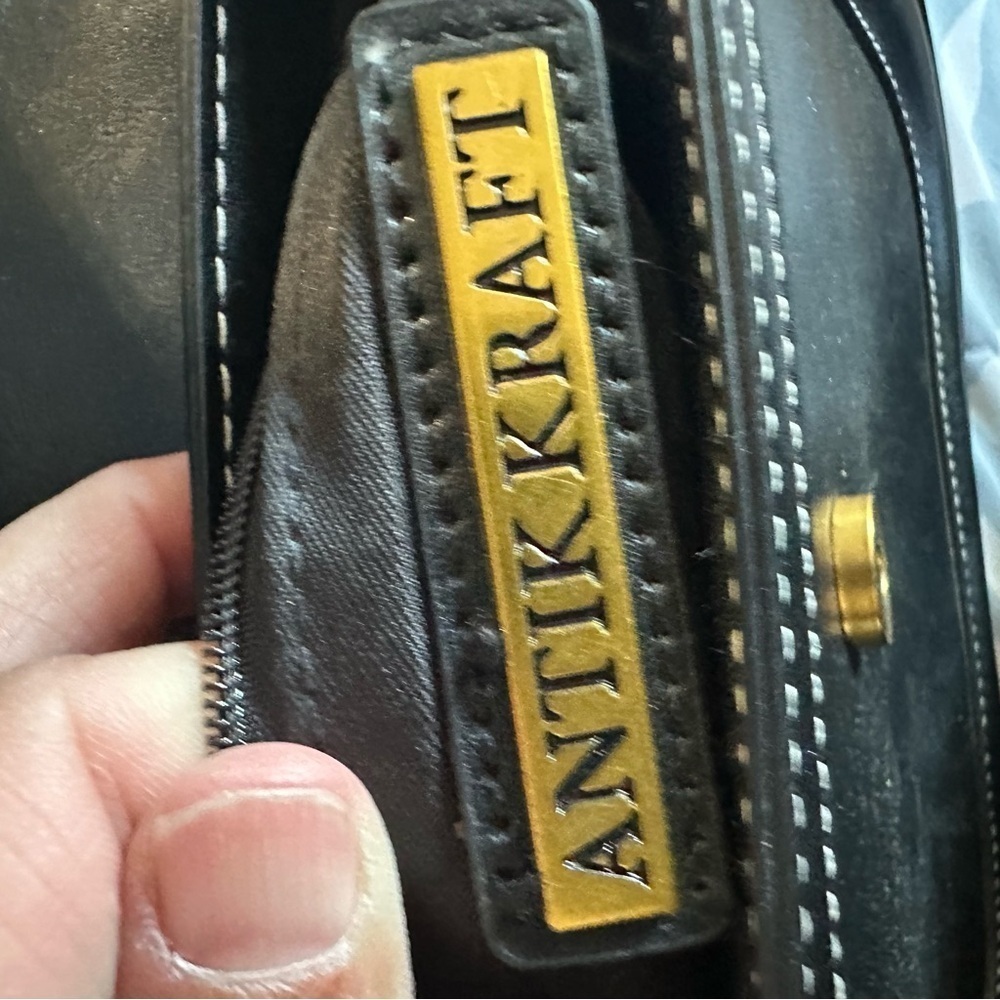 Antik Kraft Black and Gold Crossbody Bag - Picture 5 of 5
